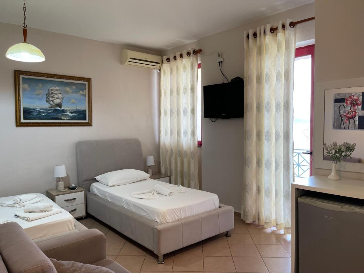 Hotel Veizi Himarë Exterior foto