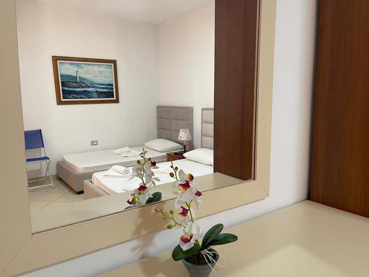 Hotel Veizi Himarë Exterior foto