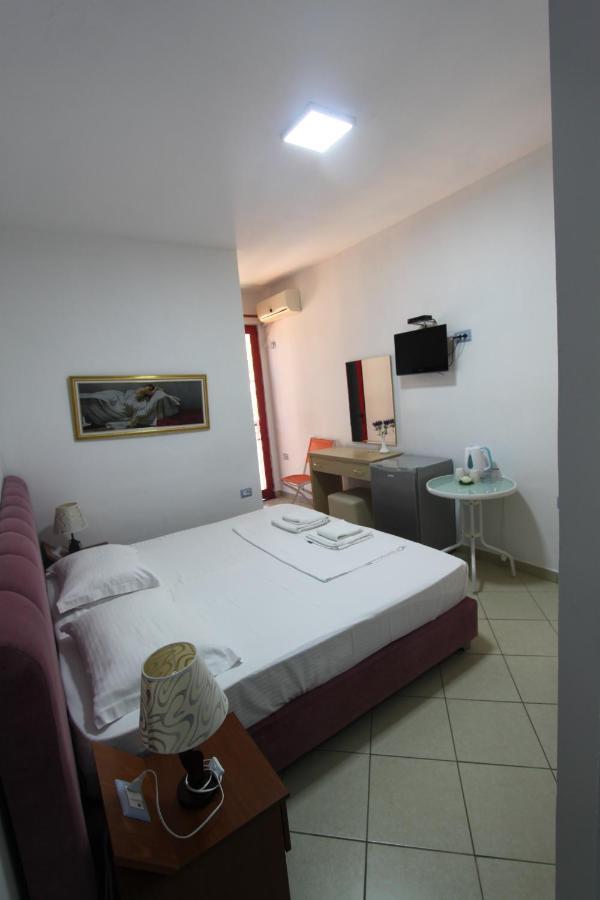 Hotel Veizi Himarë Exterior foto